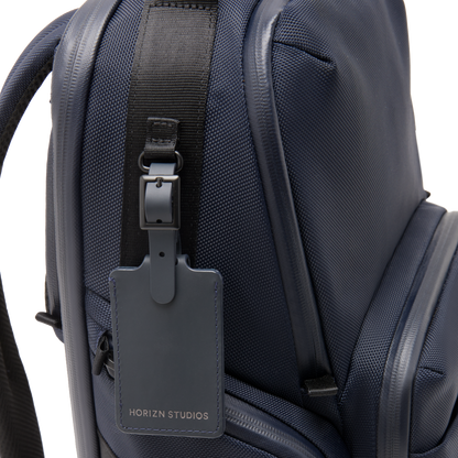 Midtown Rucksack Blau Detail - Wasserabweisend Vegan Ergonomisch - Horizn Studios
