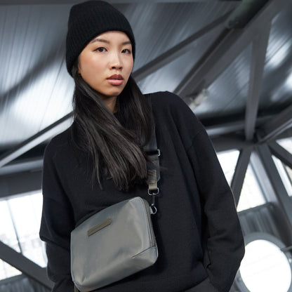 Gion Shoulder Bag / Dark Olive / Recycled Nylon