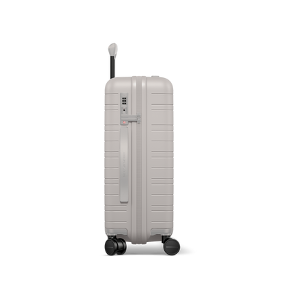 H5 Essential / Sand Grey / Premium Hard Shell / Cabin Size / Essential