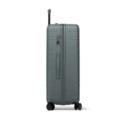 H7 Essential / Pine Green / Premium Hard Shell / Check-In Size L / Essential