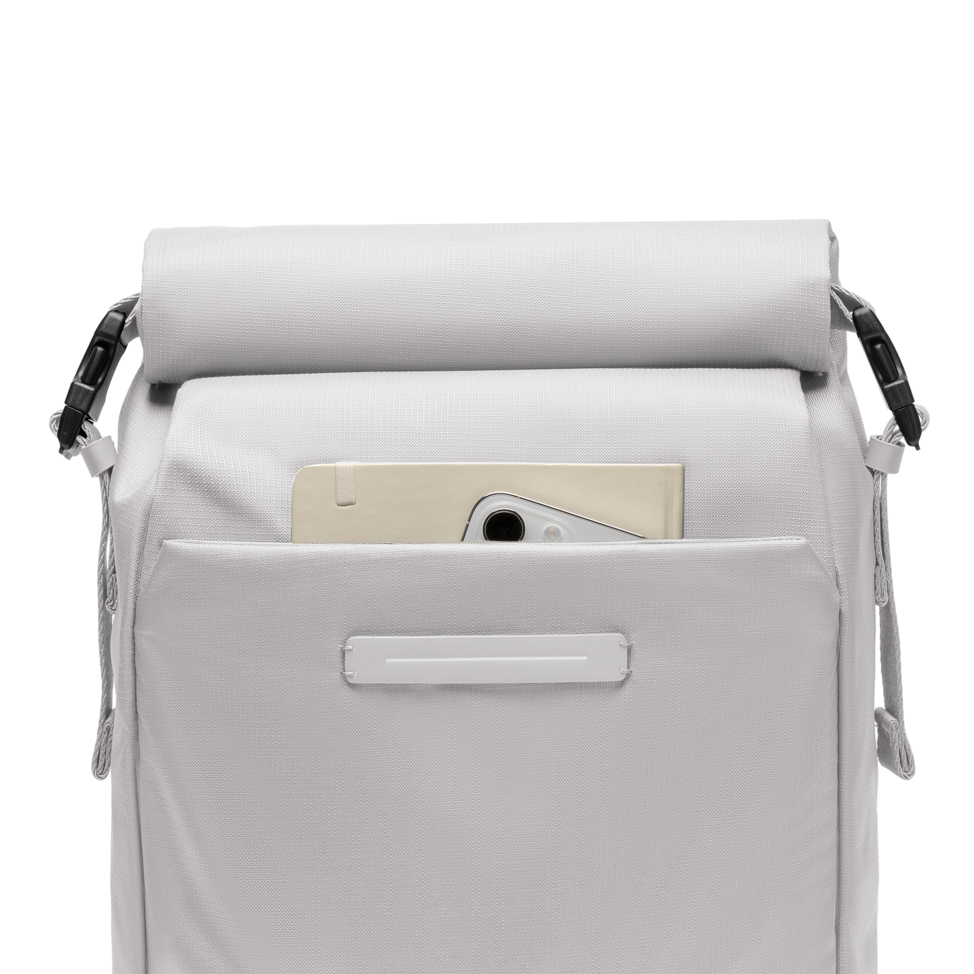 Shibuya Rolltop Rucksack Rucksack Light Quartz Grau Fronttasche Detail - Wasserabweisend Vegan Ergonomisch - Horizn Studios