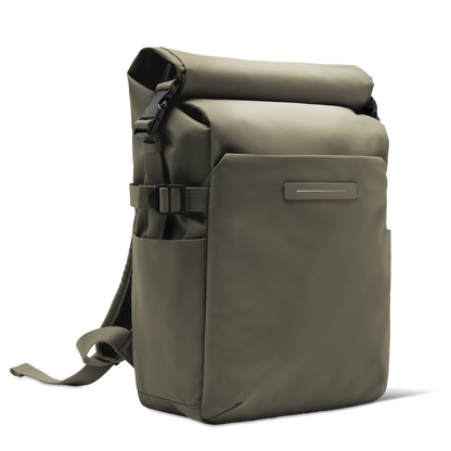 Shibuya Rolltop Rucksack Grün Diagonale Ansicht - Wasserabweisend Vegan Ergonomisch - Horizn Studios