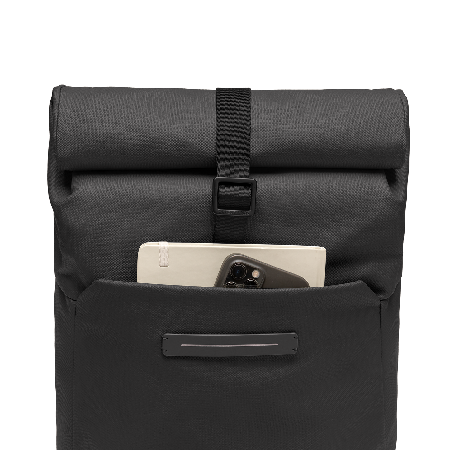 Sofo Rolltop Rucksack Rucksack Rucksack Fronttasche Detail - Wasserabweisend Vegan Ergonomisch - Horizn Studios