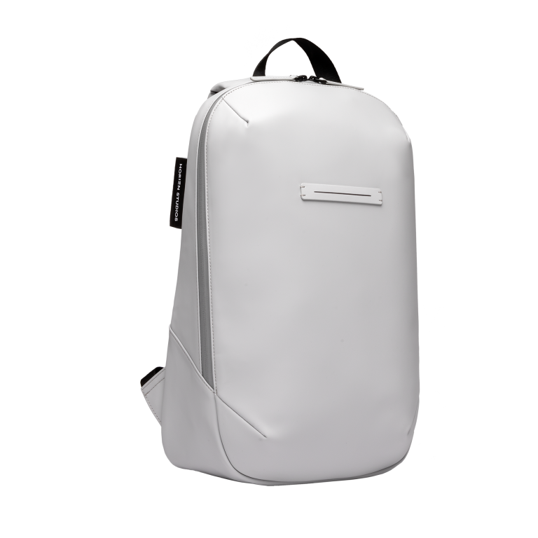 Gion Rucksack Essential Light Quartz Grau Seitenansicht Ace - Wasserabweisend Vegan Ergonomisch - Horizn Studios