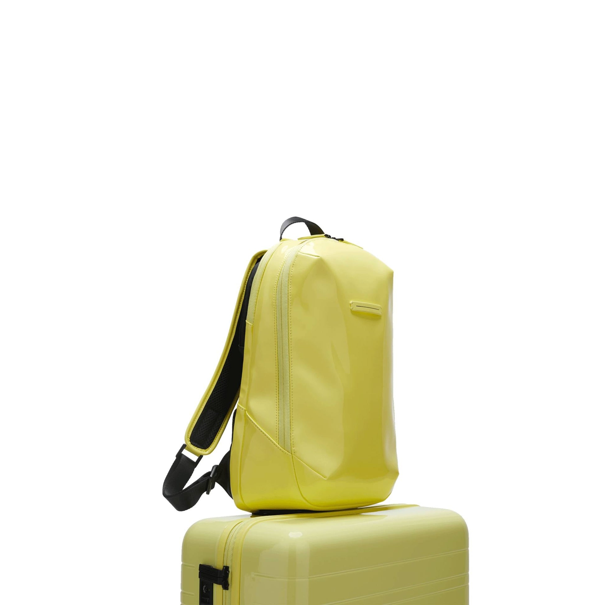 Gion Rucksack Glossy Lemon Vorderseite - Wasserabweisend Vegan Ergonomisch - Horizn Studios